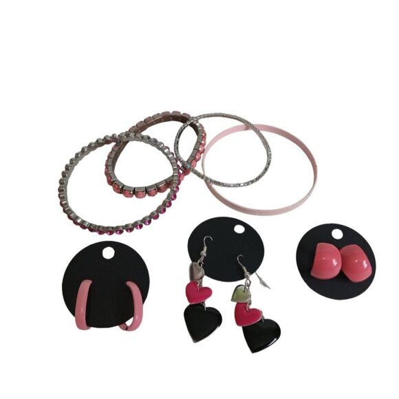 Bundle of 4 Bracelets & 3 Pairs of Earrings Pink Fashion Jewelry Fair Condition - Picture 1 of 12